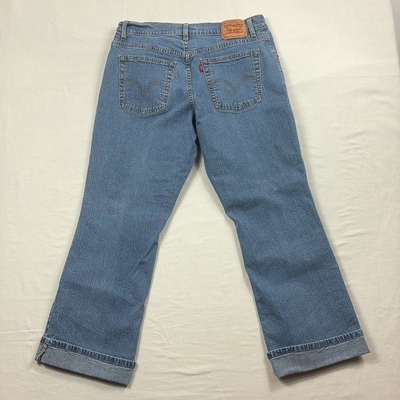 Levi's 550 Relaxed Fit Boot Cut Cuffed Jeans Womens Size 12S Light Wash Denim‎ - Picture 2 of 11